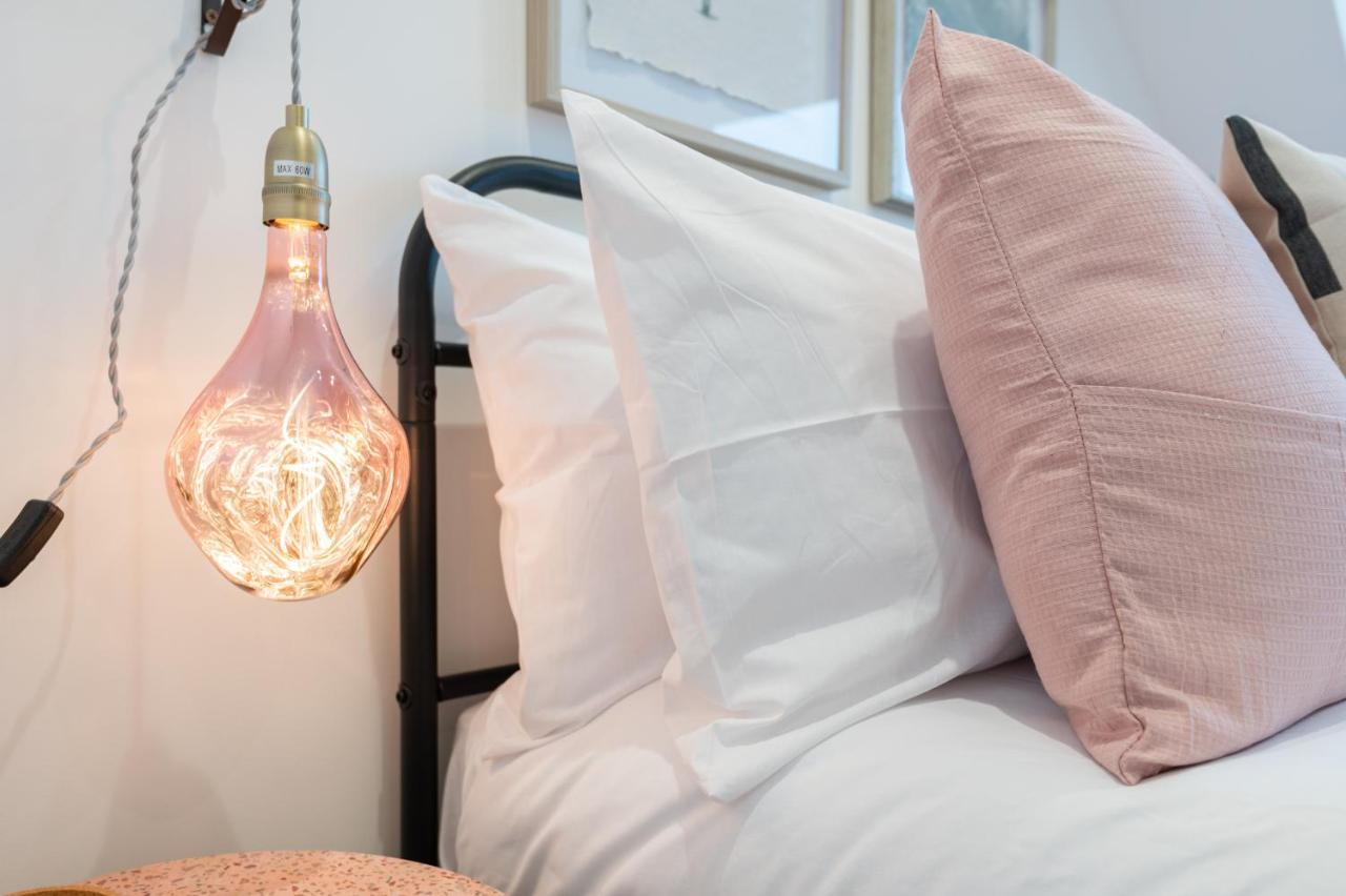 The Pinkish House - 4 Bed Home In The Town Centre ブレアゴーリー エクステリア 写真
