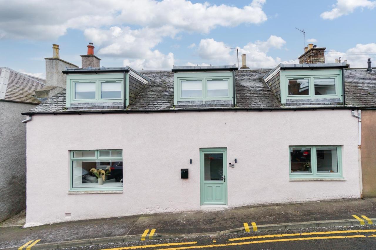 The Pinkish House - 4 Bed Home In The Town Centre ブレアゴーリー エクステリア 写真